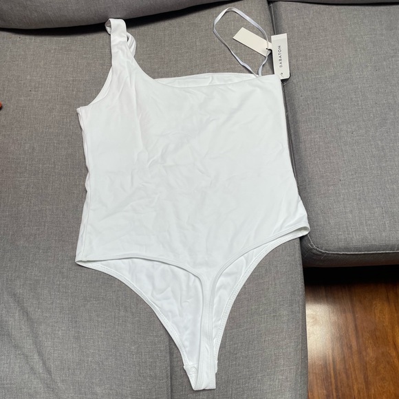 BNWT One Shoulder Contour Bodysuit - Picture 3 of 4